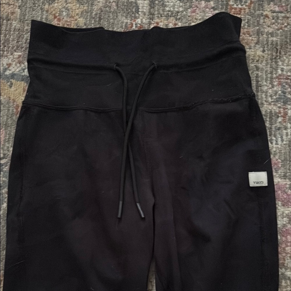 Vuori Black High-Rise Leggings Soft Comfort